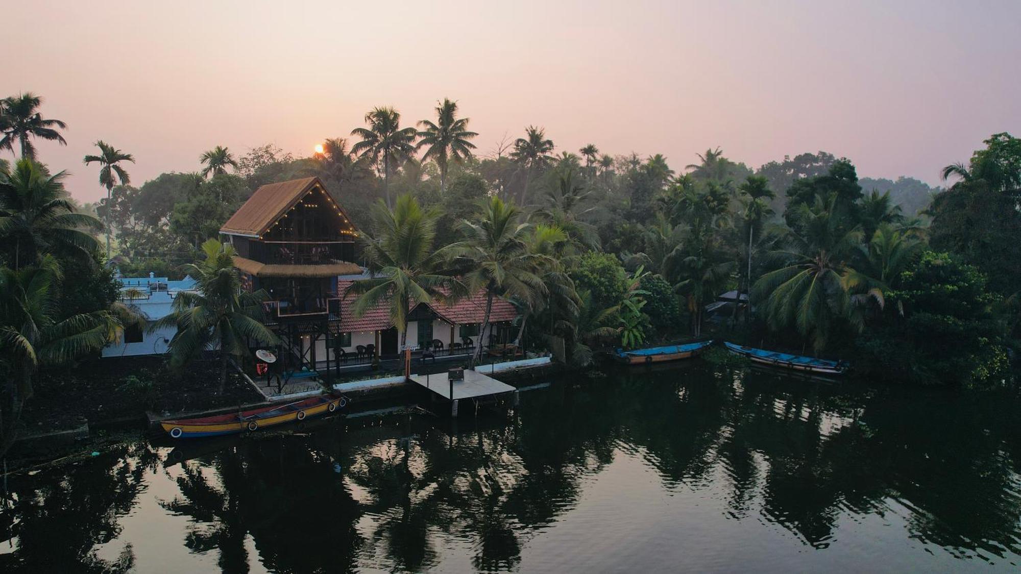 Ferienwohnung Tulsi Kayal Retreat Champakulam Exterior foto